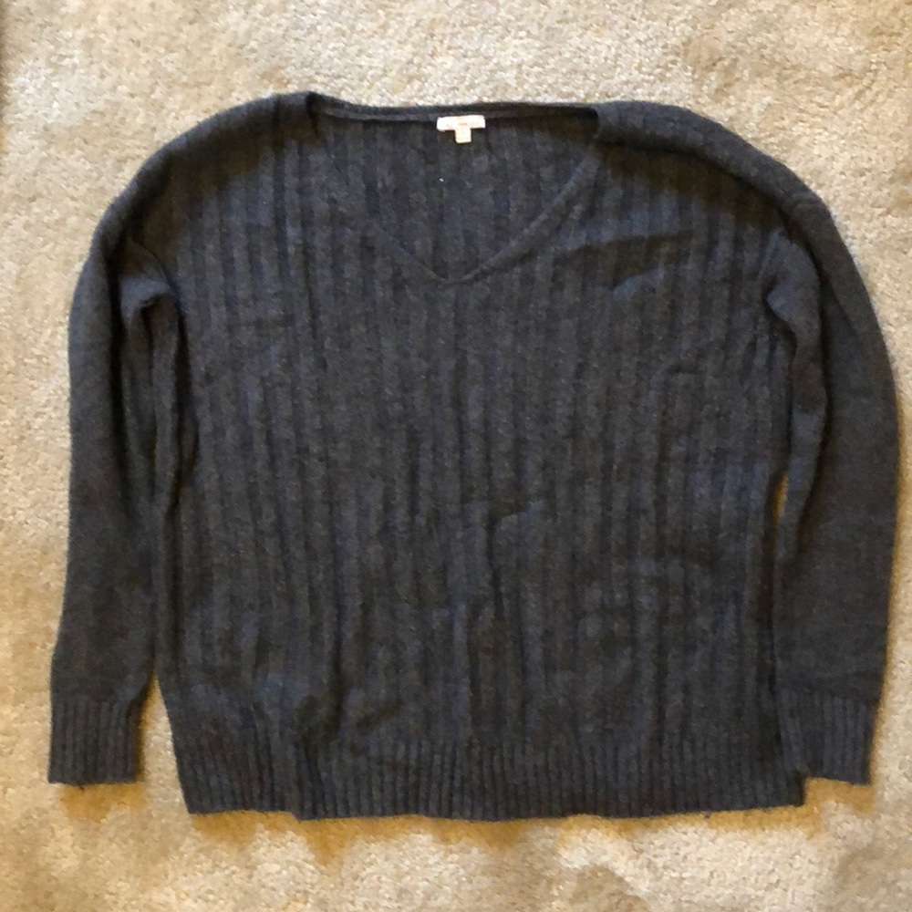 Oversized gray Gap sweater